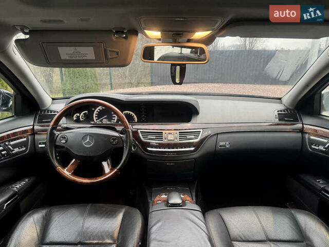 Черный Мерседес С Класс, объемом двигателя 5.46 л и пробегом 270 тыс. км за 9500 $, фото 10 на Automoto.ua
