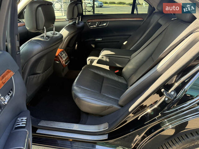 Черный Мерседес С Класс, объемом двигателя 3.5 л и пробегом 164 тыс. км за 12400 $, фото 15 на Automoto.ua