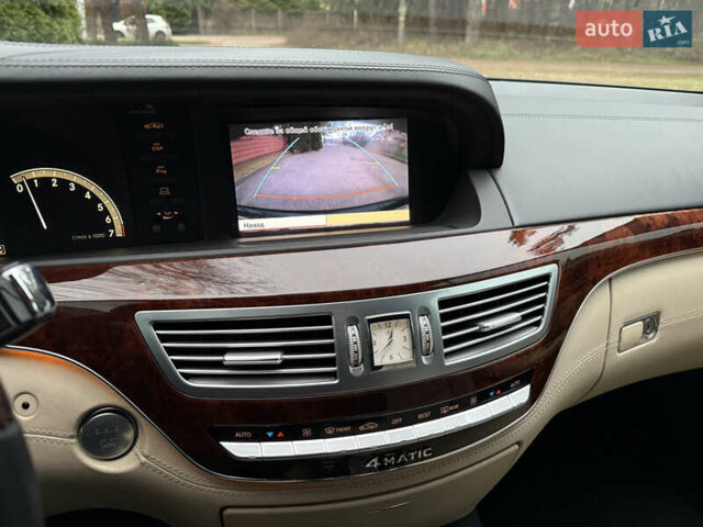 Чорний Мерседес С Клас, об'ємом двигуна 5.5 л та пробігом 243 тис. км за 12999 $, фото 44 на Automoto.ua