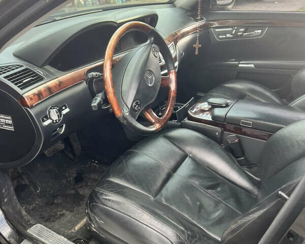 Черный Мерседес С Класс, объемом двигателя 4.7 л и пробегом 320 тыс. км за 9800 $, фото 8 на Automoto.ua