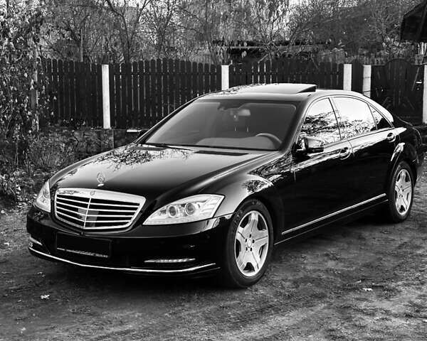 Черный Мерседес С Класс, объемом двигателя 5.5 л и пробегом 399 тыс. км за 13500 $, фото 9 на Automoto.ua