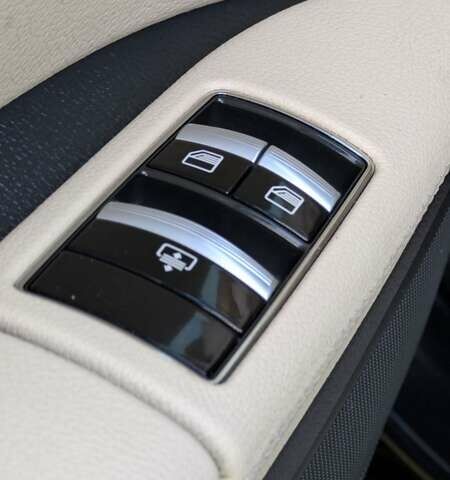 Черный Мерседес С Класс, объемом двигателя 2.99 л и пробегом 375 тыс. км за 10999 $, фото 51 на Automoto.ua