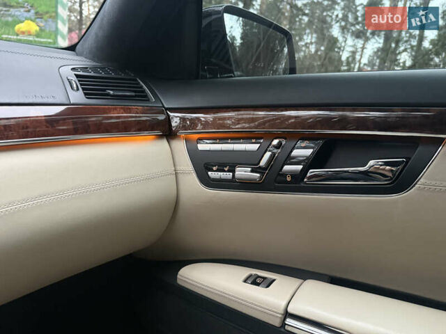 Чорний Мерседес С Клас, об'ємом двигуна 5.5 л та пробігом 243 тис. км за 12999 $, фото 43 на Automoto.ua