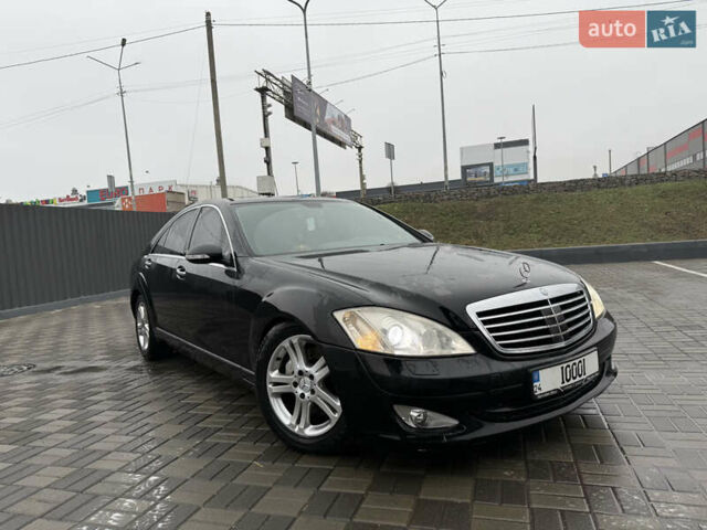 Черный Мерседес С Класс, объемом двигателя 2.99 л и пробегом 300 тыс. км за 10500 $, фото 1 на Automoto.ua