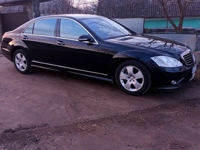 Чорний Мерседес С Клас, об'ємом двигуна 5.4 л та пробігом 208 тис. км за 17500 $, фото 5 на Automoto.ua