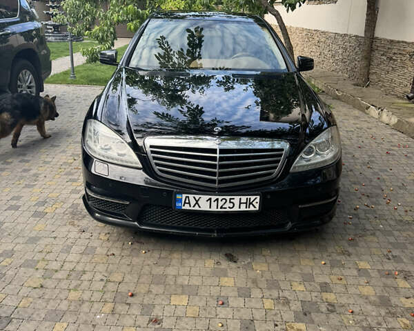 Мерседес С Класс 2008 в Харькове на Automoto.ua Черный Мерседес С Класс, объемом двигателя 5.5 л и пробегом 190 тыс. км за 12500 $, фото 9 на Automoto.ua
