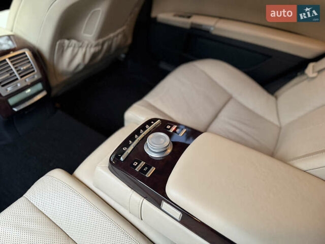 Чорний Мерседес С Клас, об'ємом двигуна 5.5 л та пробігом 243 тис. км за 12999 $, фото 31 на Automoto.ua