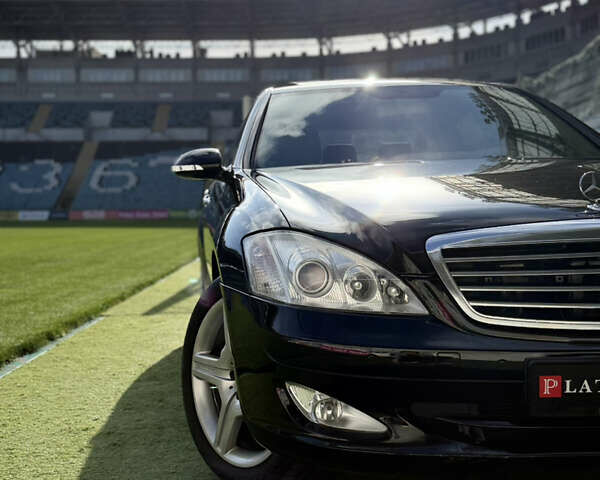 Черный Мерседес С Класс, объемом двигателя 5.5 л и пробегом 288 тыс. км за 10500 $, фото 11 на Automoto.ua