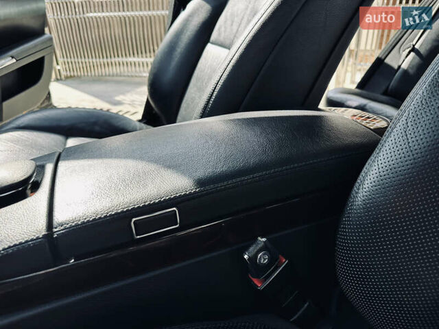 Черный Мерседес С Класс, объемом двигателя 5.5 л и пробегом 210 тыс. км за 12900 $, фото 20 на Automoto.ua