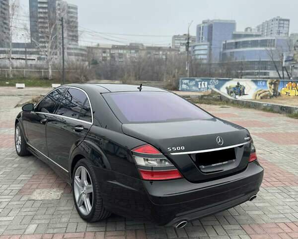 Чорний Мерседес С Клас, об'ємом двигуна 5.5 л та пробігом 182 тис. км за 17999 $, фото 12 на Automoto.ua