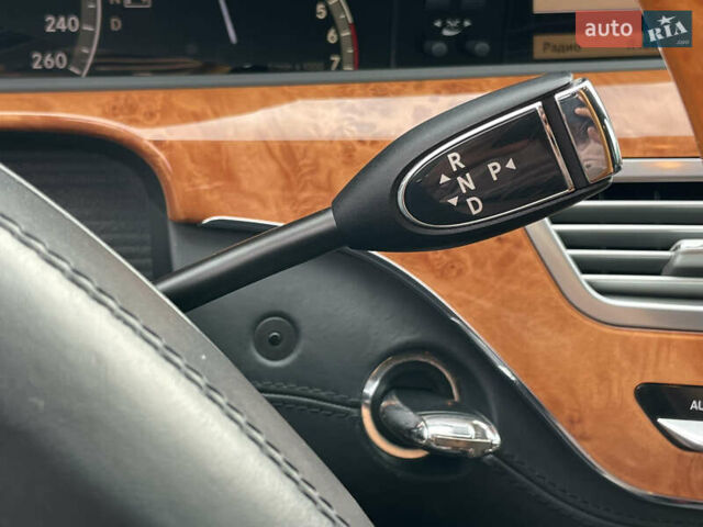 Черный Мерседес С Класс, объемом двигателя 5.5 л и пробегом 117 тыс. км за 49990 $, фото 21 на Automoto.ua