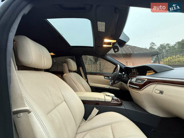 Чорний Мерседес С Клас, об'ємом двигуна 5.5 л та пробігом 243 тис. км за 12999 $, фото 37 на Automoto.ua