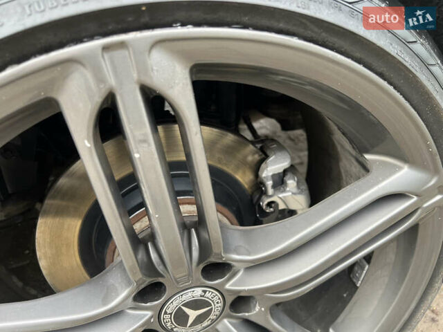 Черный Мерседес С Класс, объемом двигателя 5.46 л и пробегом 250 тыс. км за 12500 $, фото 7 на Automoto.ua