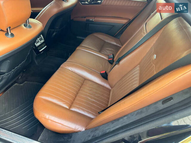 Черный Мерседес С Класс, объемом двигателя 4.66 л и пробегом 302 тыс. км за 9900 $, фото 27 на Automoto.ua