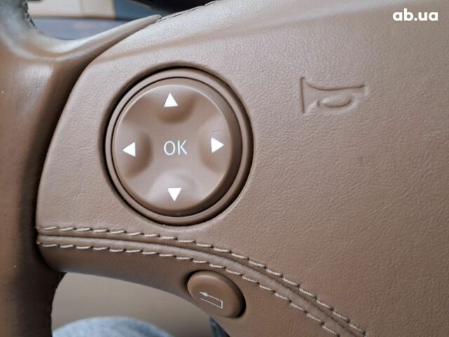 Черный Мерседес С Класс, объемом двигателя 5.5 л и пробегом 261 тыс. км за 10490 $, фото 5 на Automoto.ua