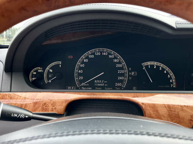 Черный Мерседес С Класс, объемом двигателя 5.5 л и пробегом 117 тыс. км за 49990 $, фото 15 на Automoto.ua