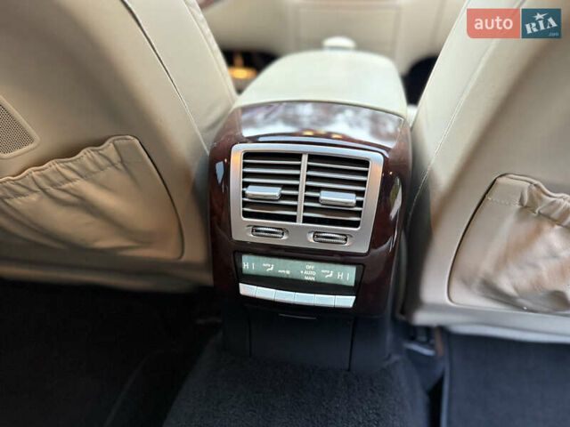 Чорний Мерседес С Клас, об'ємом двигуна 5.5 л та пробігом 243 тис. км за 12999 $, фото 47 на Automoto.ua