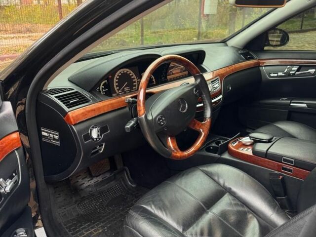 Черный Мерседес С Класс, объемом двигателя 3 л и пробегом 220 тыс. км за 13600 $, фото 6 на Automoto.ua