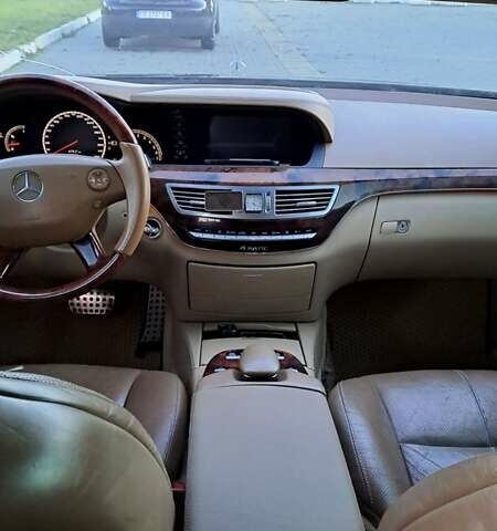 Чорний Мерседес С Клас, об'ємом двигуна 5.46 л та пробігом 357 тис. км за 9999 $, фото 14 на Automoto.ua