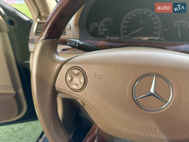 Черный Мерседес С Класс, объемом двигателя 5.5 л и пробегом 288 тыс. км за 10500 $, фото 26 на Automoto.ua