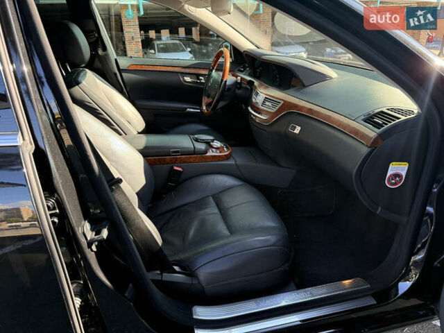 Черный Мерседес С Класс, объемом двигателя 3.5 л и пробегом 164 тыс. км за 12400 $, фото 22 на Automoto.ua