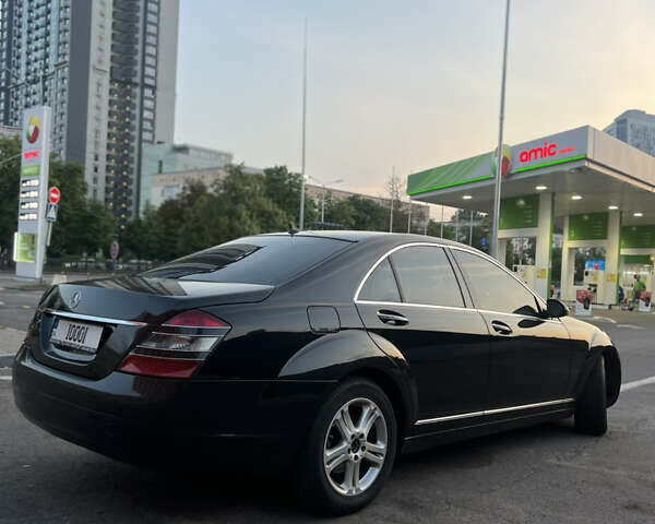 Черный Мерседес С Класс, объемом двигателя 2.99 л и пробегом 216 тыс. км за 11500 $, фото 1 на Automoto.ua