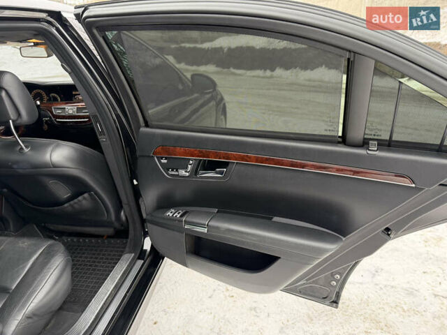 Чорний Мерседес С Клас, об'ємом двигуна 5.46 л та пробігом 300 тис. км за 8450 $, фото 23 на Automoto.ua