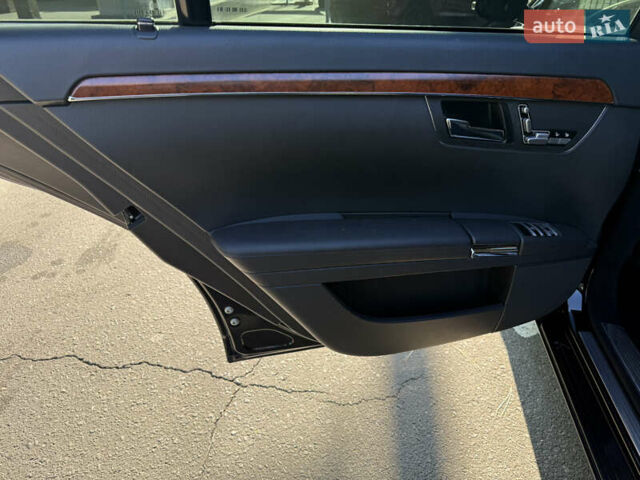 Черный Мерседес С Класс, объемом двигателя 3.5 л и пробегом 164 тыс. км за 12400 $, фото 14 на Automoto.ua