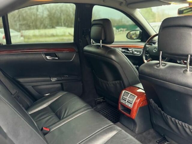 Черный Мерседес С Класс, объемом двигателя 3 л и пробегом 220 тыс. км за 13600 $, фото 7 на Automoto.ua