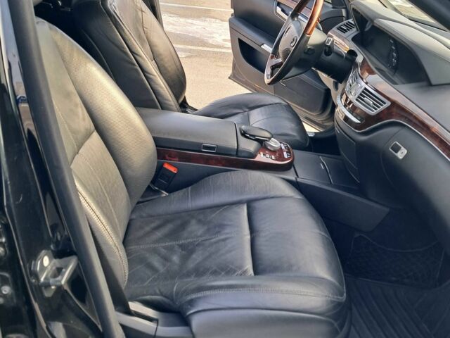 Чорний Мерседес С Клас, об'ємом двигуна 5.5 л та пробігом 250 тис. км за 12500 $, фото 20 на Automoto.ua