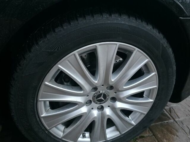 Черный Мерседес С Класс, объемом двигателя 5.5 л и пробегом 330 тыс. км за 10000 $, фото 16 на Automoto.ua