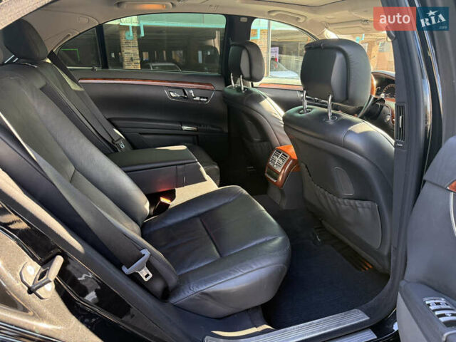 Черный Мерседес С Класс, объемом двигателя 3.5 л и пробегом 164 тыс. км за 12400 $, фото 19 на Automoto.ua