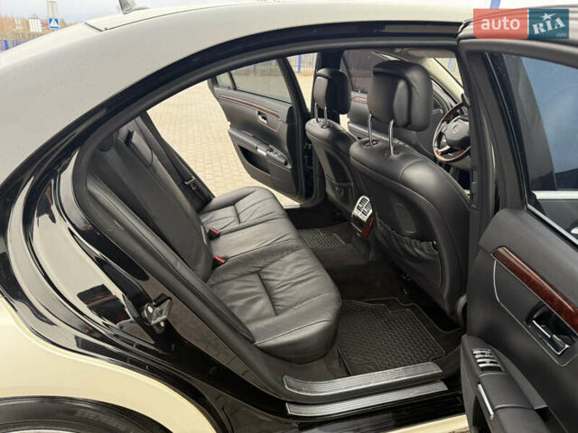 Чорний Мерседес С Клас, об'ємом двигуна 5.46 л та пробігом 245 тис. км за 8500 $, фото 13 на Automoto.ua