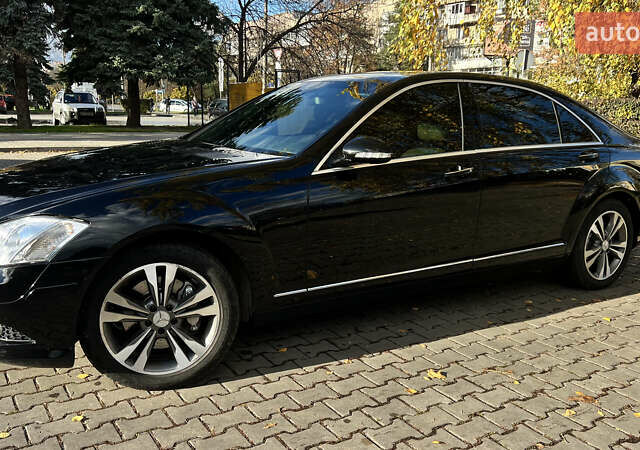 Мерседес С Клас 2008 у Чернівцях на Automoto.ua Чорний Мерседес С Клас, об'ємом двигуна 3.5 л та пробігом 273 тис. км за 11800 $, фото 8 на Automoto.ua