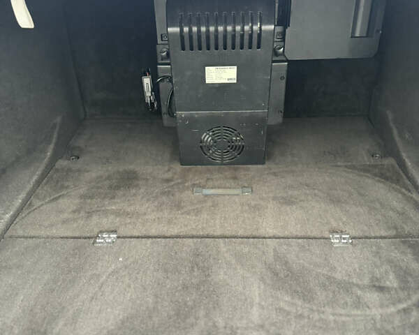 Чорний Мерседес С Клас, об'ємом двигуна 5.5 л та пробігом 182 тис. км за 17999 $, фото 6 на Automoto.ua