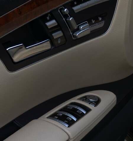 Чорний Мерседес С Клас, об'ємом двигуна 2.99 л та пробігом 375 тис. км за 11499 $, фото 32 на Automoto.ua