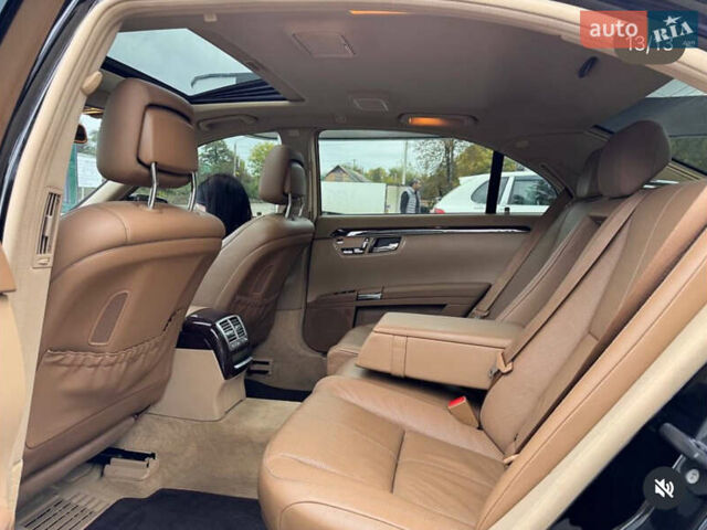 Черный Мерседес С Класс, объемом двигателя 5.46 л и пробегом 258 тыс. км за 15000 $, фото 11 на Automoto.ua