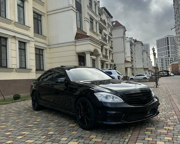 Черный Мерседес С Класс, объемом двигателя 5.5 л и пробегом 260 тыс. км за 13000 $, фото 2 на Automoto.ua