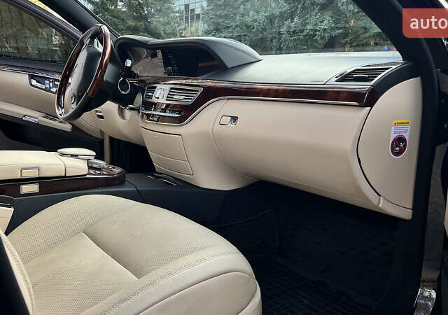 Черный Мерседес С Класс, объемом двигателя 3.5 л и пробегом 273 тыс. км за 11200 $, фото 23 на Automoto.ua