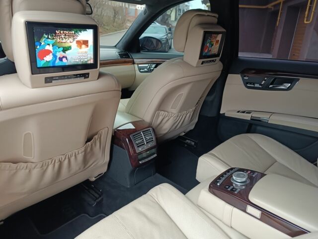 Черный Мерседес С Класс, объемом двигателя 5 л и пробегом 345 тыс. км за 18999 $, фото 15 на Automoto.ua