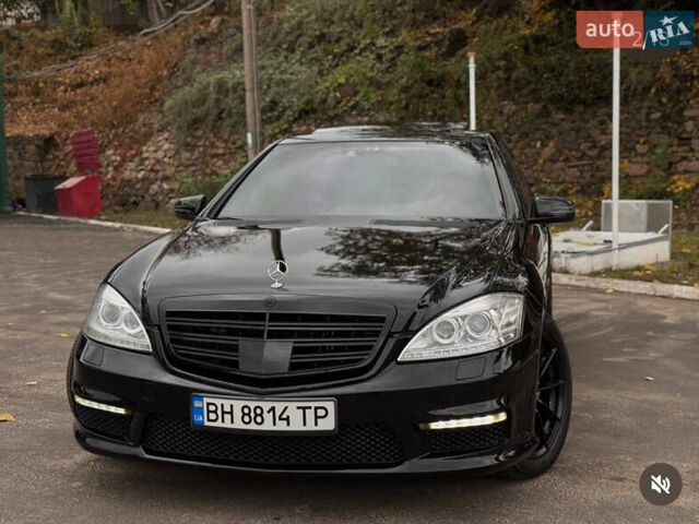 Черный Мерседес С Класс, объемом двигателя 5.46 л и пробегом 258 тыс. км за 15000 $, фото 1 на Automoto.ua