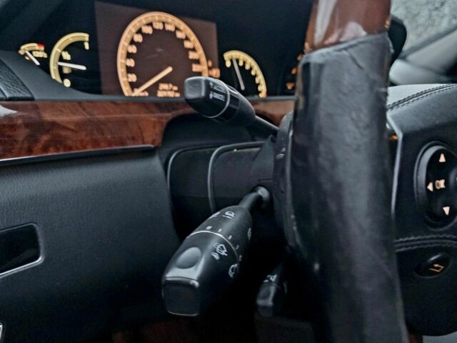 Черный Мерседес С Класс, объемом двигателя 5.5 л и пробегом 330 тыс. км за 10000 $, фото 15 на Automoto.ua