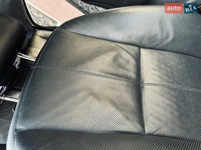 Черный Мерседес С Класс, объемом двигателя 5.5 л и пробегом 210 тыс. км за 12900 $, фото 70 на Automoto.ua