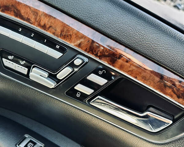 Черный Мерседес С Класс, объемом двигателя 5.5 л и пробегом 210 тыс. км за 12900 $, фото 105 на Automoto.ua