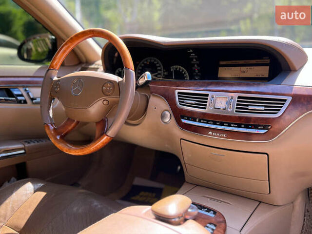 Черный Мерседес С Класс, объемом двигателя 3.5 л и пробегом 315 тыс. км за 10600 $, фото 9 на Automoto.ua