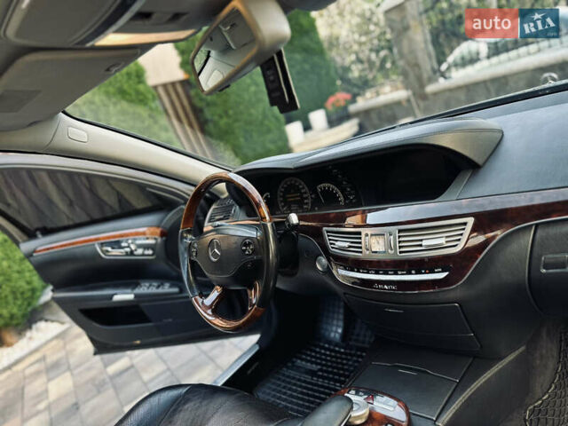 Мерседес С Класс 2008 в Тячеве на Automoto.ua Черный Мерседес С Класс, объемом двигателя 5.5 л и пробегом 210 тыс. км за 13450 $, фото 62 на Automoto.ua