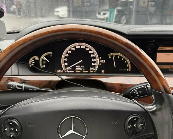 Черный Мерседес С Класс, объемом двигателя 2.99 л и пробегом 300 тыс. км за 10500 $, фото 7 на Automoto.ua