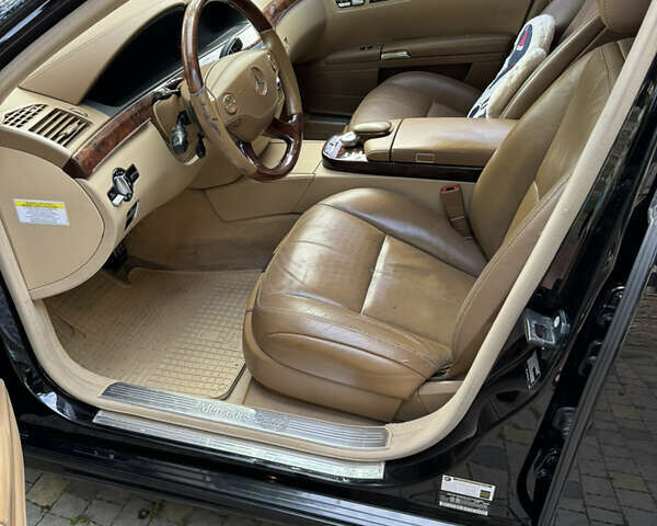 Мерседес С Класс 2008 в Харькове на Automoto.ua Черный Мерседес С Класс, объемом двигателя 5.5 л и пробегом 190 тыс. км за 12500 $, фото 3 на Automoto.ua