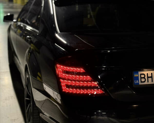 Черный Мерседес С Класс, объемом двигателя 5.5 л и пробегом 290 тыс. км за 12999 $, фото 7 на Automoto.ua