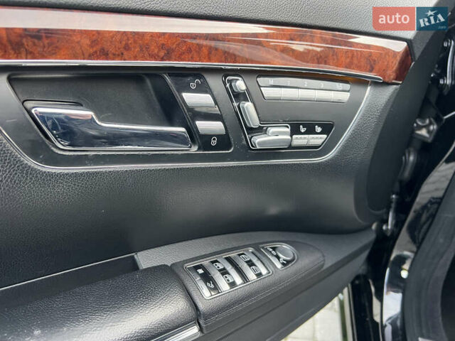 Черный Мерседес С Класс, объемом двигателя 5.46 л и пробегом 243 тыс. км за 14990 $, фото 21 на Automoto.ua